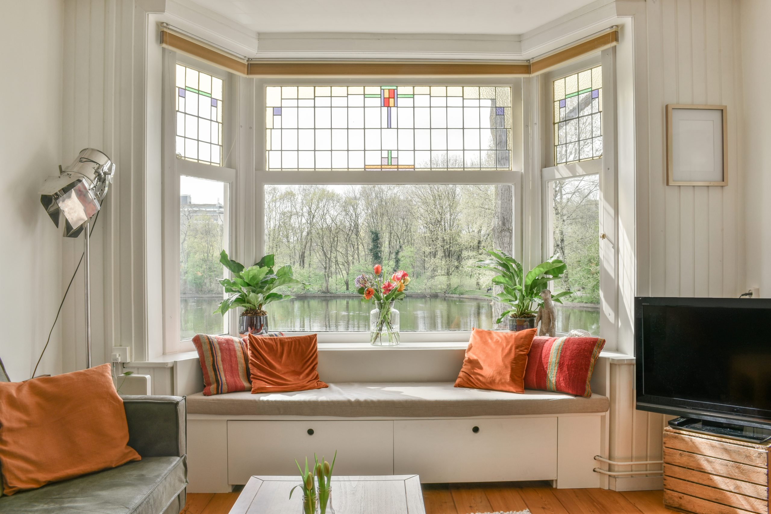 What Are Bay Windows