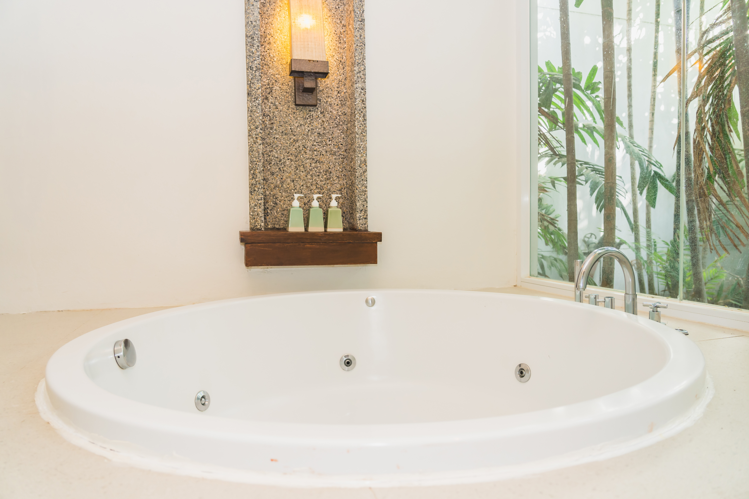 Whirlpool & Jetted Tub Style